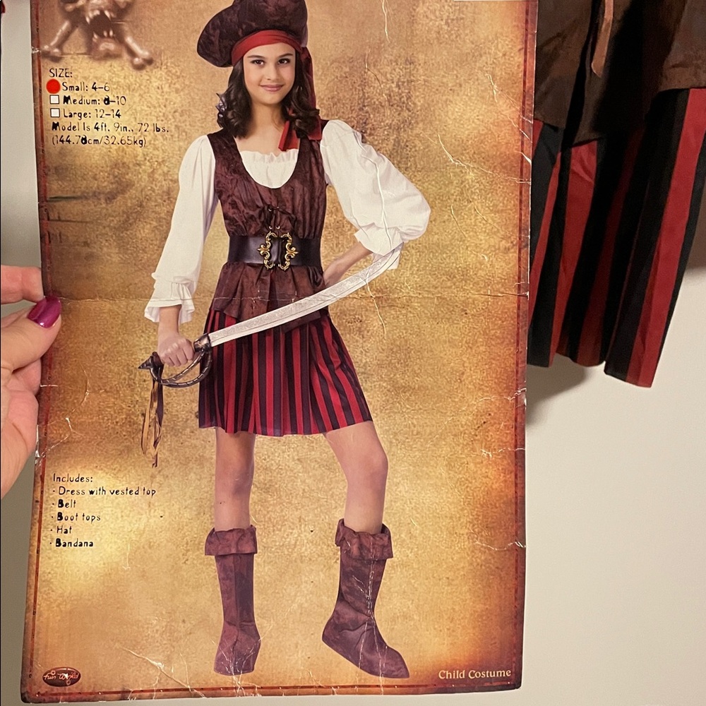 Girl Pirate Costume High Seas Buccaneer size small 4-6
Halloween costume